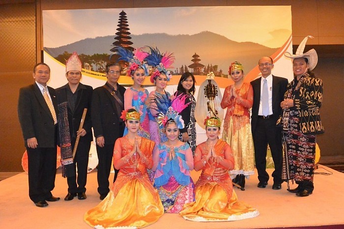 Korem Sihombing saat performances  di India Newdehi
